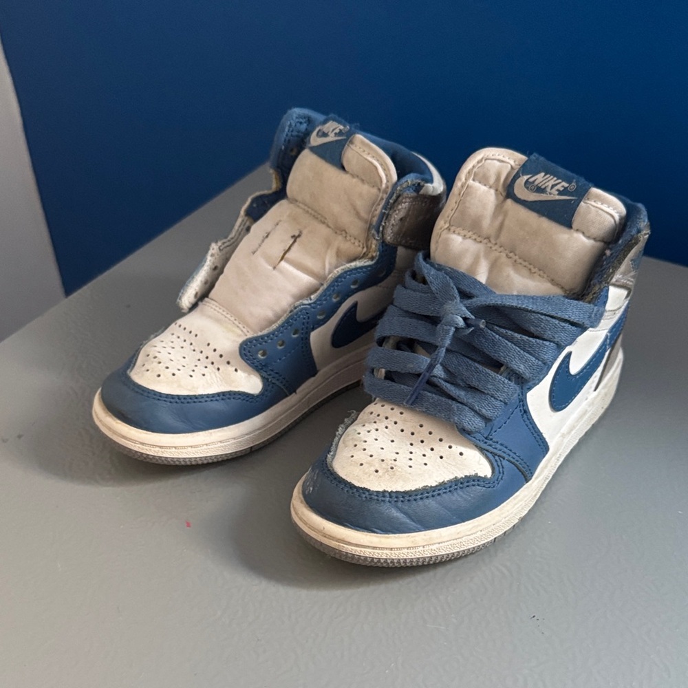 Nike Kids Navy and White Sneakers